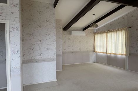 Photo of property in 17 Waller Avenue, Bucklands Beach, Auckland, 2012