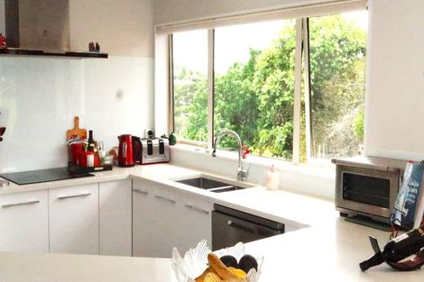 Photo of property in 3 Grovenor Drive, Orewa, 0931