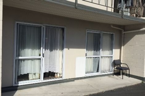 Photo of property in 8/3 Tralee Place, Hillcrest, Hamilton, 3216