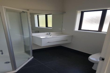 Photo of property in 28 Wautaiti Drive, Riverhead, 0820