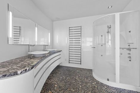 Photo of property in 18 Roy Terrace, Moturoa, New Plymouth, 4310