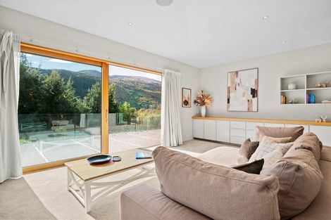 Photo of property in 11 Stafford Street, Arrowtown, 9302