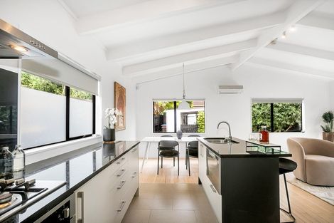 Photo of property in 216b Meola Road, Point Chevalier, Auckland, 1022