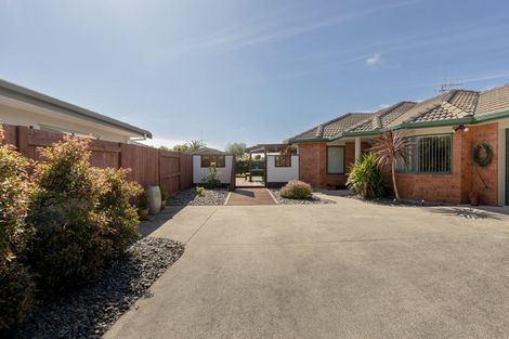 Photo of property in 15 Andalusian Place, Papamoa Beach, Papamoa, 3118