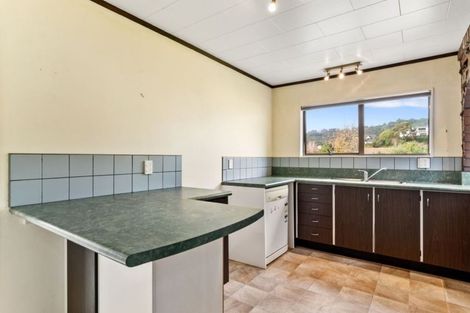 Photo of property in 6 Pioneer Grove, Silverstream, Upper Hutt, 5019