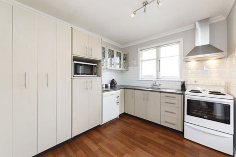 Photo of property in 6 Waterford Place, Westbrook, Palmerston North, 4412