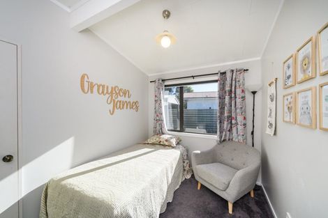 Photo of property in 6 Willowstream Grove, Cloverlea, Palmerston North, 4412