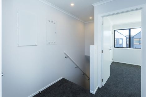 Photo of property in 5 Reakes Crescent, Wallaceville, Upper Hutt, 5018