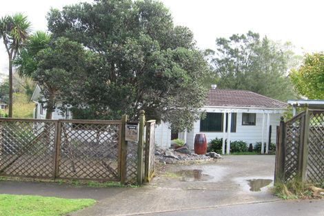 Photo of property in 72 Robbies Road, Shelly Park, Auckland, 2014