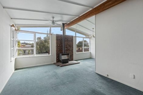 Photo of property in 2 Coburg Street, Henderson, Auckland, 0612