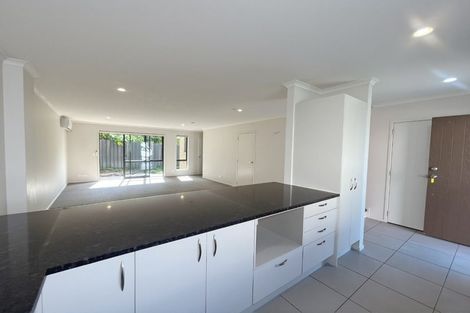 Photo of property in 12 Akeake Lane, Manurewa, Auckland, 2102
