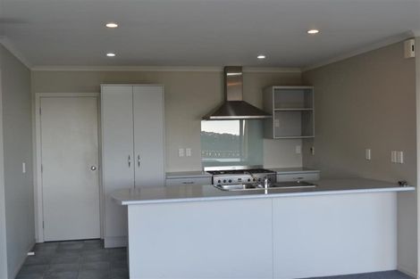 Photo of property in 7 Greenstone Place, Aotea, Porirua, 5024