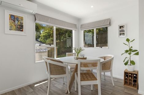 Photo of property in 2/11 Mercury Lane, Windsor Park, Auckland, 0632