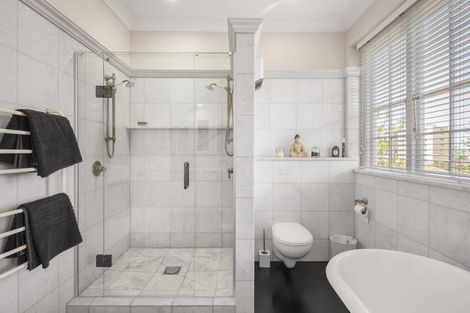 Photo of property in 12 Easdale Street, Kelburn, Wellington, 6012