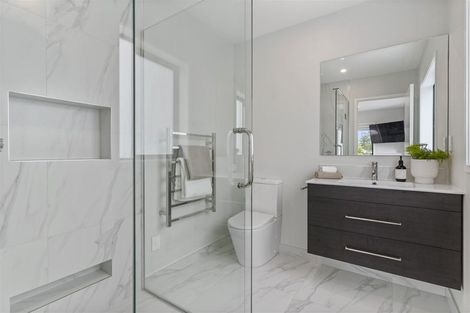 Photo of property in 63a Hellyers Street, Birkdale, Auckland, 0626