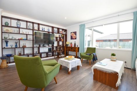 Photo of property in 2 Routhan Way, Carterton, 5713