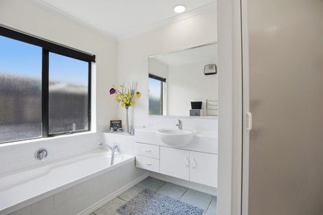 Photo of property in 1 Pembroke Drive, Bethlehem, Tauranga, 3110