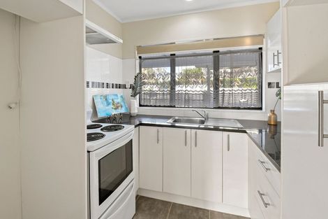 Photo of property in 81 St Annes Crescent, Wattle Downs, Auckland, 2103