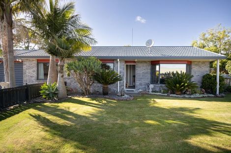 Photo of property in 16 Margaret Drive, Omokoroa, 3114