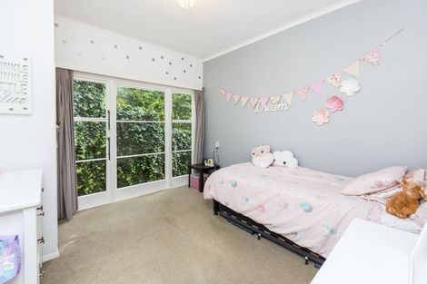 Photo of property in 73 Wyndham Road, Pinehaven, Upper Hutt, 5019