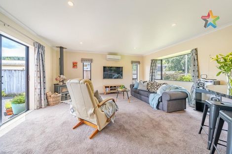 Photo of property in 5 Maru Street, Stokes Valley, Lower Hutt, 5019