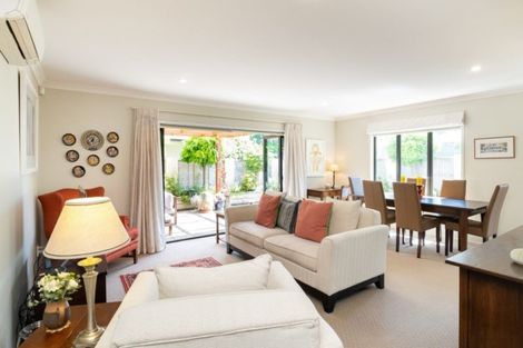 Photo of property in 2/11 Te Aute Road, Havelock North, 4130