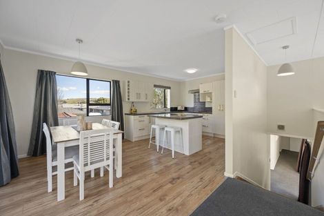 Photo of property in 28 Warwick Crescent, Taradale, Napier, 4112