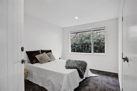 Photo of property in 4 Vardon Way, Waiwhakaiho, New Plymouth, 4312