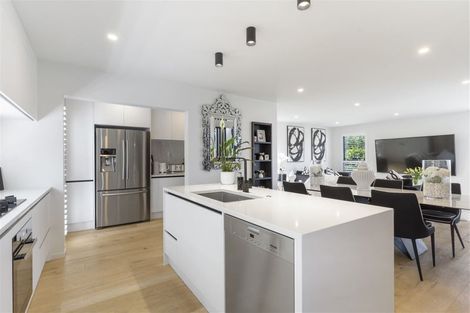 Photo of property in 18a Marama Street, Castor Bay, Auckland, 0620