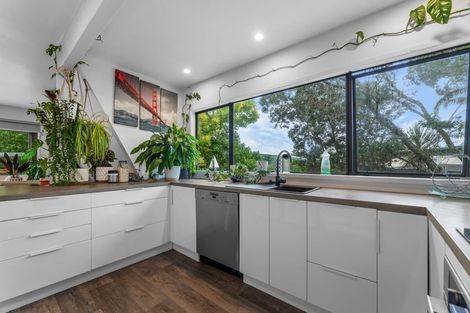 Photo of property in 40 Gledstane Road, Stanmore Bay, Whangaparaoa, 0932