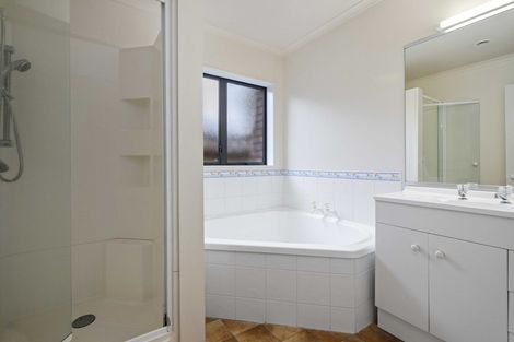 Photo of property in 1/4 Coronation Avenue, Pukekohe, 2120