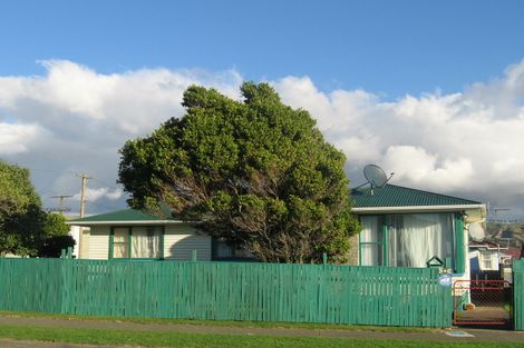 Photo of property in 104 Castor Crescent, Cannons Creek, Porirua, 5024