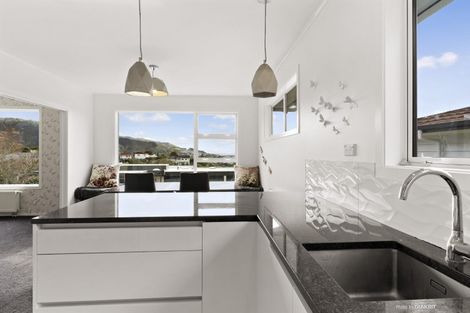 Photo of property in 49 Sunrise Boulevard, Tawa, Wellington, 5028