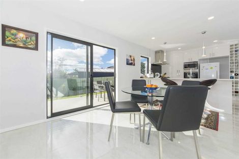 Photo of property in 71a Solar Road, Glen Eden, Auckland, 0602