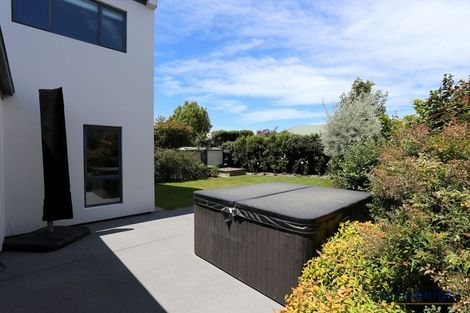 Photo of property in 5 Skyedale Drive, Harewood, Christchurch, 8051