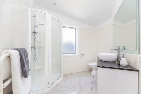 Photo of property in 9 Inverell Way, Seatoun, Wellington, 6022