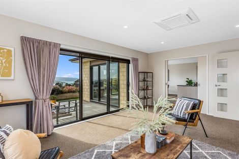 Photo of property in 9 Glenorchy Way, Aotea, Porirua, 5024