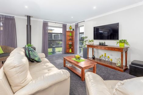 Photo of property in 2 Mirabell Place, Patumahoe, Pukekohe, 2679