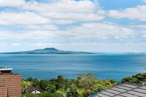 Photo of property in 31 Churchill Road, Murrays Bay, Auckland, 0630