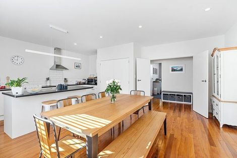 Photo of property in 27 Mexted Terrace, Tawa, Wellington, 5028