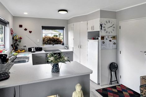 Photo of property in 16 Hamlet Street, Dannevirke, 4930