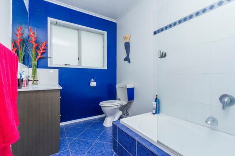 Photo of property in 72 Carlisle Road, Browns Bay, Auckland, 0632