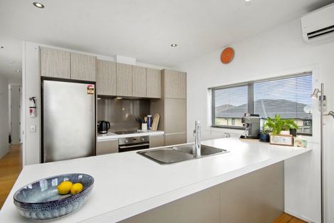 Photo of property in 11 Otonga Heights, Maungaraki, Lower Hutt, 5010