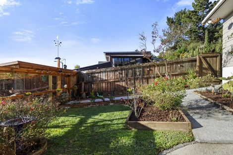 Photo of property in 27 Fenchurch Grove, Stokes Valley, Lower Hutt, 5019