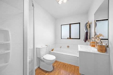 Photo of property in 1 Robalan Close, Halswell, Christchurch, 8025