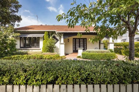 Photo of property in 10 Milverton Avenue, Hokowhitu, Palmerston North, 4410