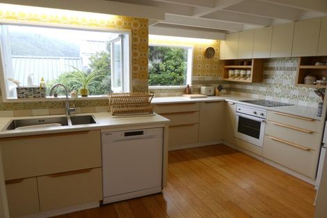 Photo of property in 9 Indira Place, Khandallah, Wellington, 6035