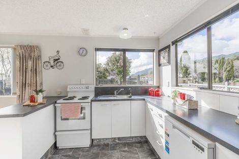 Photo of property in 23 Kanawa Street, Waikanae, 5036