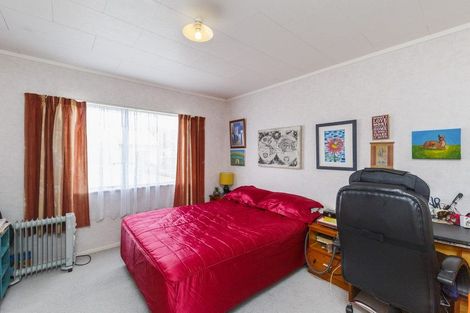 Photo of property in 38 Dalfield Place, Highbury, Palmerston North, 4412