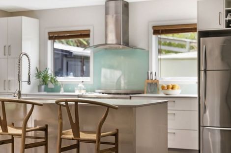 Photo of property in 14 Gavinike Place, Waimauku, 0812